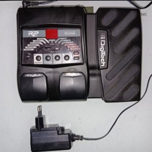 Pedalera multiefectos Digitech RP90