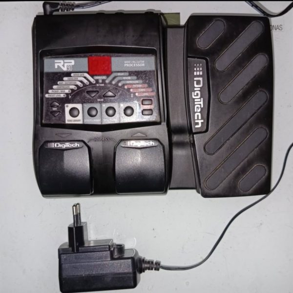 Pedalera multiefectos Digitech RP90